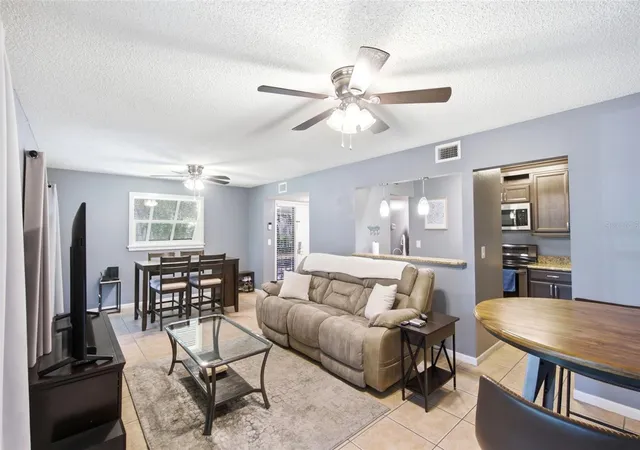 5th image of 140 Orchid Woods Ct, Deltona, FL 32725