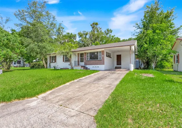 2nd image of 439 W Wisconsin Avenue, Deland, FL 32720 | MLS# O6424954