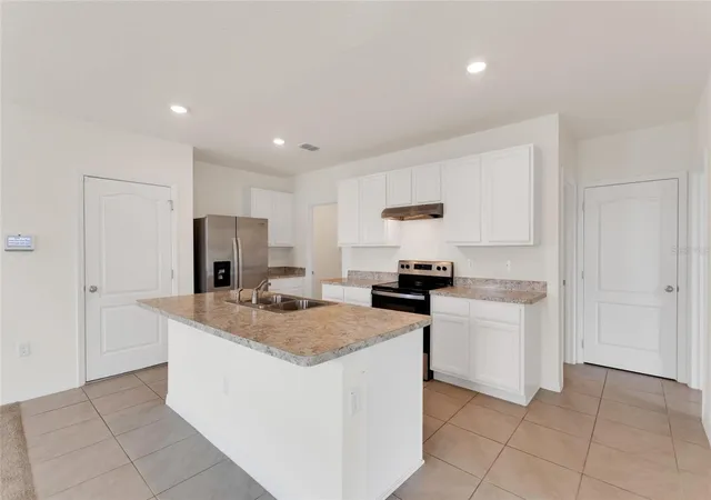 Photo 4 of Sale Pending at 1923 Elkridge St, Davenport, FL 33837 | MLS# S5153707 | Listing updated on 2026-09-18