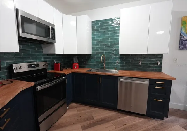 Photo 3 of Condo for sale at 911 N Orange Ave #248, Orlando, FL 32801 | MLS# O6424967 | Listing updated on 2026-10-12