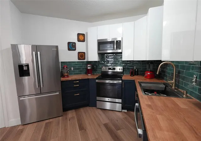 Photo 4 of Condo for sale at 911 N Orange Ave #248, Orlando, FL 32801 | MLS# O6424967 | Listing updated on 2026-10-12