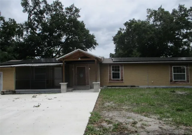 Photo 1 of Single family home for sale at 302 E 130th Avenue, Tampa, FL 33612 | MLS# W7887621 | Listing updated on 2026-09-01