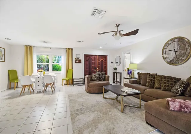 Photo 3 of Single family home for sale at 3136 Bispham Rd, Sarasota, FL 34231 | MLS# A4699957 | Listing updated on 2026-09-06