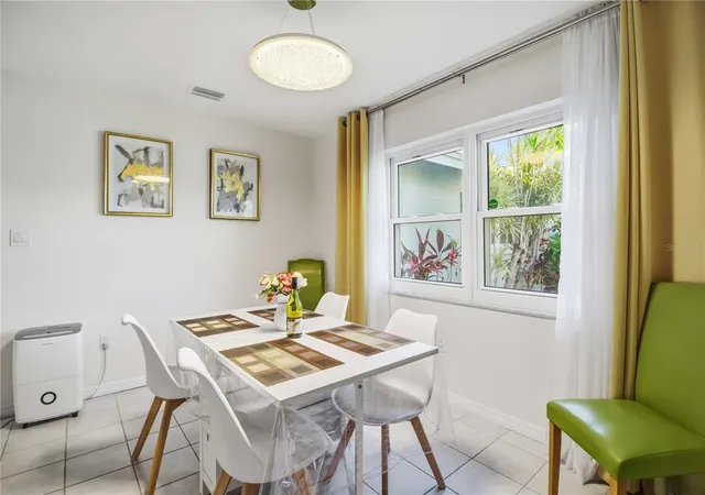 Photo 4 of Single family home for sale at 3136 Bispham Rd, Sarasota, FL 34231 | MLS# A4699957 | Listing updated on 2026-09-06