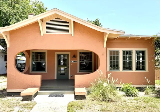 Photo 1 of Single family home for sale at 828 Cumberland St, Lakeland, FL 33801 | MLS# L4963499 | Listing updated on 2026-07-22