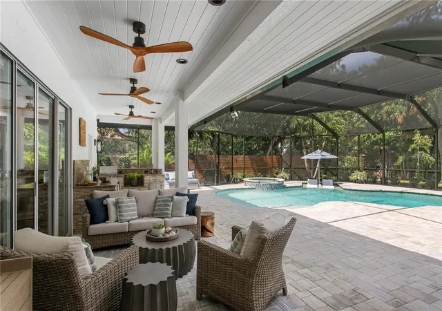 4th image of 2801 Shore Breeze Dr, Tampa, FL 33611 | MLS# TB8529097