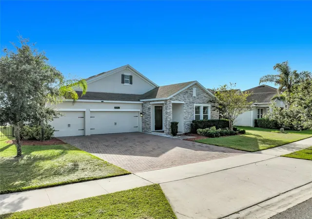 Photo 3 of Sale Pending at 10952 Longleaf Woods Dr, Orlando, FL 32832 | MLS# O6424980 | Listing updated on 2026-08-14