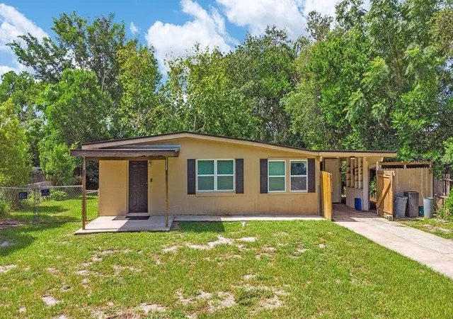 1st image of 310 E 6th St, Chuluota, FL 32766 | MLS# R4911656