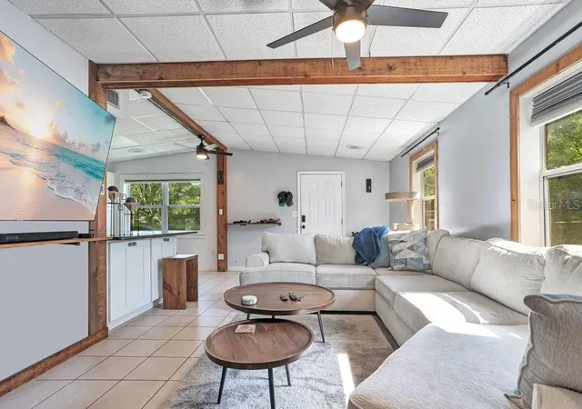 3rd image of 310 E 6Th St, Chuluota, FL 32766 | MLS# R4911656
