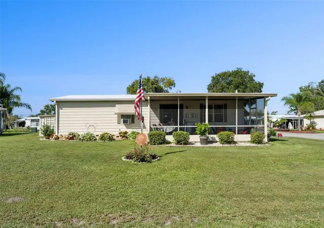 Photo 3 of Sale Pending at 301 Lakeview Dr, Osteen, FL 32764 | MLS# O6424991 | Listing updated on 2026-08-21