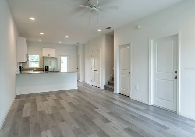 Photo 4 of Single family home for sale at 5383 Vista Lago Dr, Orlando, FL 32811 | MLS# O6424993 | Listing updated on 2026-09-01
