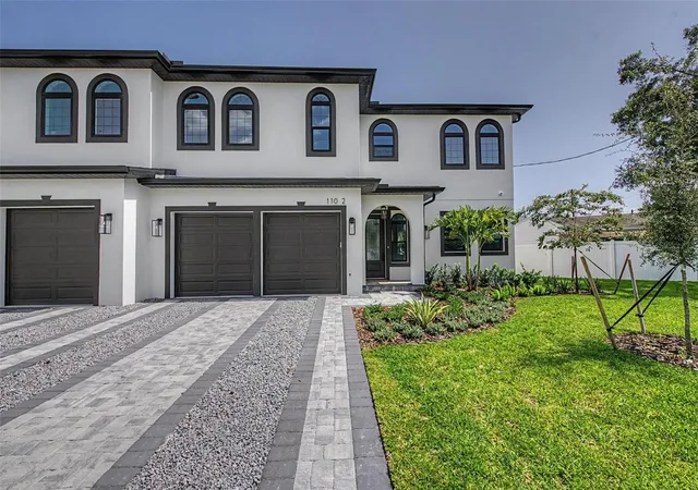 Photo 2 of Townhouse for sale at 110 S Arrawana Ave #2, Tampa, FL 33609 | MLS# TB8529122 | Listing updated on 2026-09-02