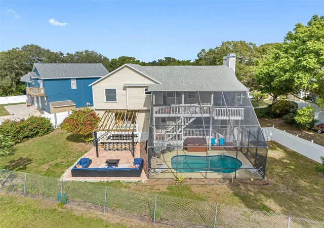 Photo 1 of Single family home for sale at 12692 Pineway Dr, Largo, FL 33773 | MLS# O6425011 | Listing updated on 2026-09-28