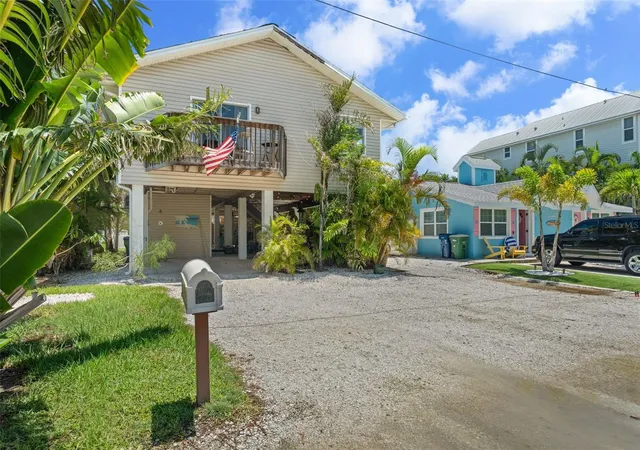 Listing Photo 4 - Condo for sale in building located at 2517th Ave C, BRADENTON BEACH, FL 34217