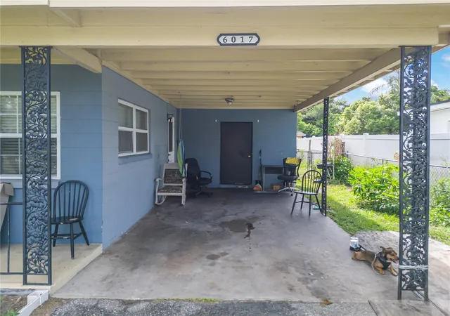 Photo 4 of Single family home for sale at 6017 Candlewood Ln, Orlando, FL 32809 | MLS# O6425022 | Listing updated on 2026-07-20