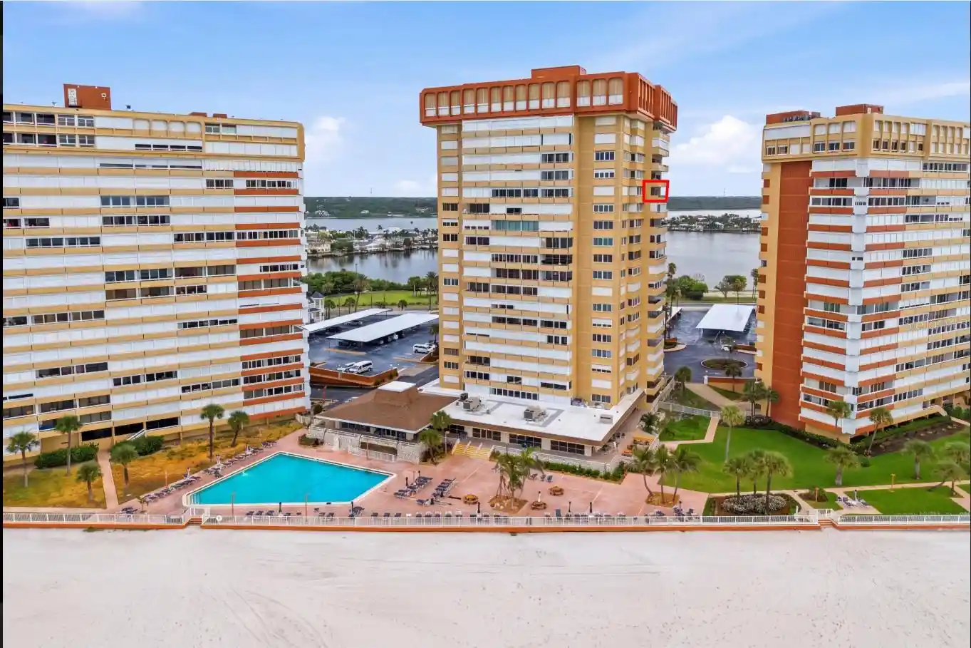 Listing Photo 2 - Condo for sale in 17920 Gulf Blvd located at 17920 Gulf Blvd, Redington Shores, FL 33708 - Unit #1502