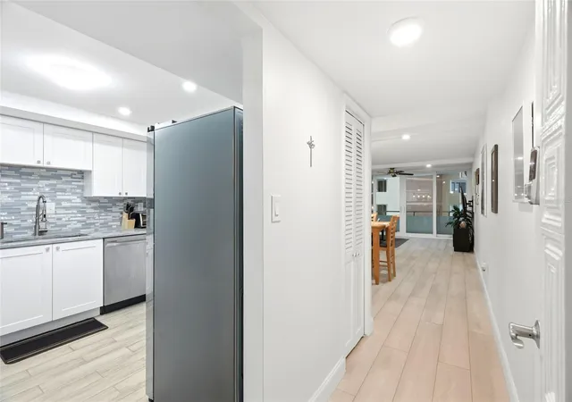 Photo 4 of Condo for sale at 17920 Gulf Blvd #1502, Redington Shores, FL 33708 | MLS# TB8529140 | Listing updated on 2026-08-26