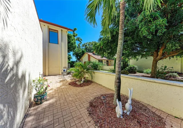 Photo 3 of House for sale at 6207 Courtside Dr #23, Bradenton, FL 34210 | MLS# A4699978 | Listing updated on 2026-09-14