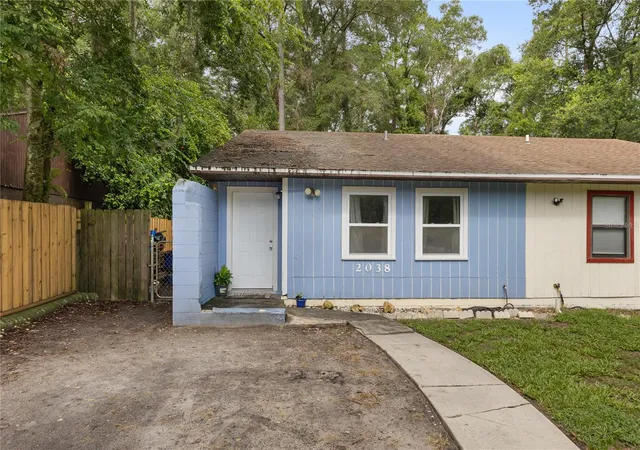 1st image of 2038 Sw 70th Ter, Gainesville, FL 32607 | MLS# GC541949