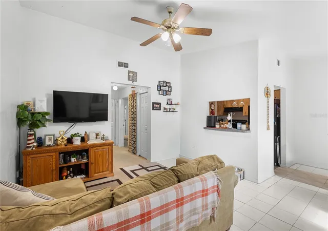 2nd image of 2038 Sw 70th Ter, Gainesville, FL 32607 | MLS# GC541949