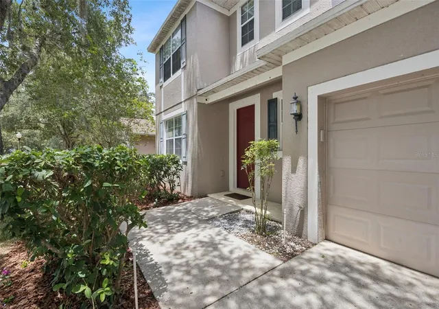 Photo 3 of Single family home for sale at 381 Misty Oaks Ln, Eustis, FL 32736 | MLS# O6425036 | Listing updated on 2026-09-01