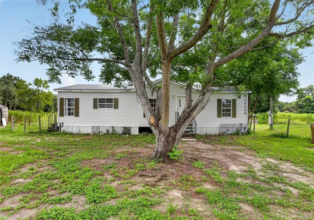 Photo 2 of Manufactured home for sale at 25429 Shetland Trl, Sorrento, FL 32776 | MLS# O6425037 | Listing updated on 2026-08-04