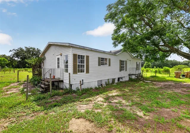 Photo 2 of Manufactured home for sale at 25429 Shetland Trl, Sorrento, FL 32776 | MLS# O6425037 | Listing updated on 2026-08-04