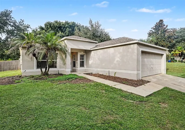 Photo 1 of Single family home for sale at 909 Bristle Cone Ct, Minneola, FL 34715 | MLS# O6425062 | Listing updated on 2026-10-06
