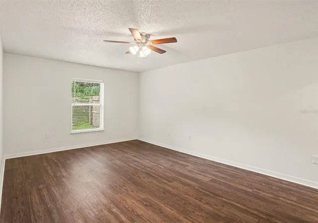 Photo 3 of Single family home for sale at 909 Bristle Cone Ct, Minneola, FL 34715 | MLS# O6425062 | Listing updated on 2026-10-06