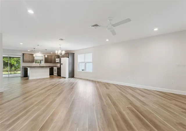 Photo 4 of Single family home for sale at 209 Jean St, Tavares, FL 32778 | MLS# G5115086 | Listing updated on 2026-09-25