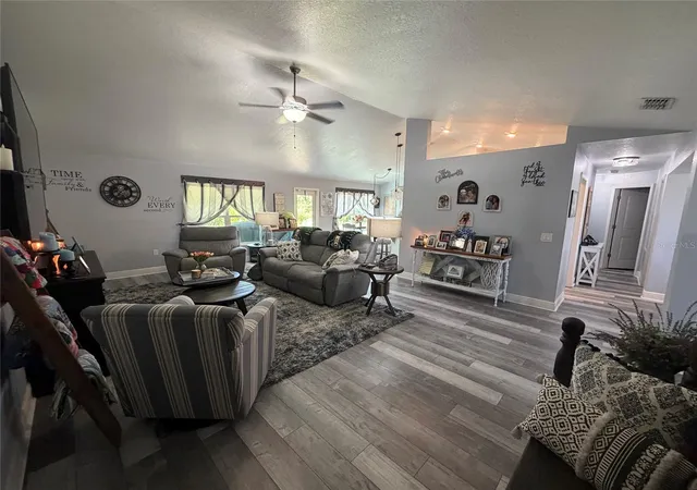 Photo 3 of Single family home for sale at 1514 Hamlin St, Winter Haven, FL 33881 | MLS# B4902308 | Listing updated on 2026-07-25