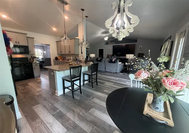 Photo 3 of Single family home for sale at 1514 Hamlin St, Winter Haven, FL 33881 | MLS# B4902308 | Listing updated on 2026-07-25