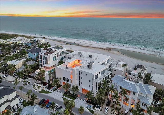 2nd image of 70 Avenida Veneccia #204, Sarasota, FL 34242 | MLS# A4700005