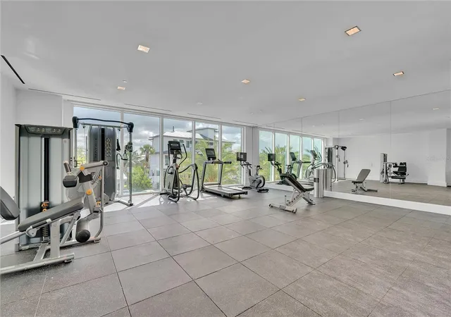2nd image of 70 Avenida Veneccia, SARASOTA, FL 34242