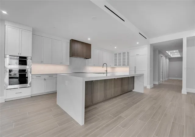 5th image of 70 Avenida Veneccia #204, Sarasota, FL 34242 | MLS# A4700005