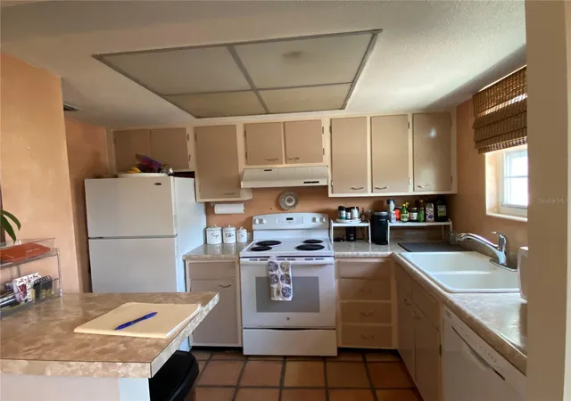 Photo 3 of Condo for sale at 1500 Gay Rd #4D, Winter Park, FL 32789 | MLS# O6425078 | Listing updated on 2026-10-05