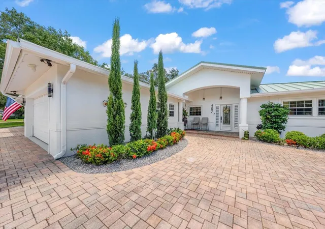 2nd image of 407 Harbor View Ln, Largo, FL 33770 | MLS# TB8529216