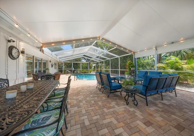 26th image of 407 Harbor View Ln, Largo, FL 33770 | MLS# TB8529216