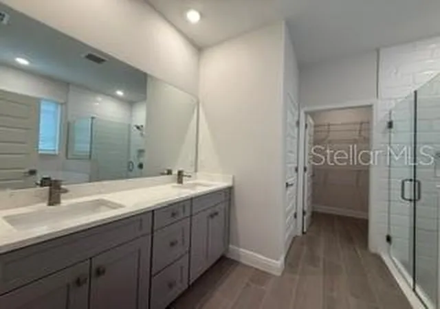 Photo 4 of Single family home for sale at 11899 Shine View Ln, Winter Garden, FL 34787 | MLS# O6425088 | Listing updated on 2026-10-22