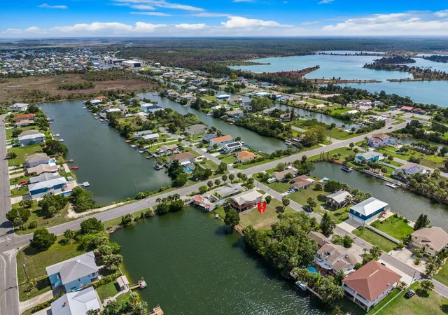 4th image of 3287 Sea Grape Dr, Hernando Beach, FL 34607 | MLS# W7887639