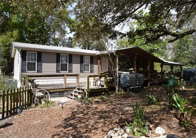 Photo 3 of Manufactured home for sale at 6482 SE 55th Street, Trenton, FL 32693 | MLS# OM728469 | Listing updated on 2026-09-23