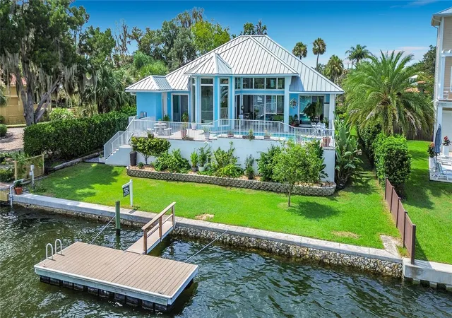 1st image of 838 Sw Kings Bay Dr, Crystal River, FL 34429 | MLS# TB8529231