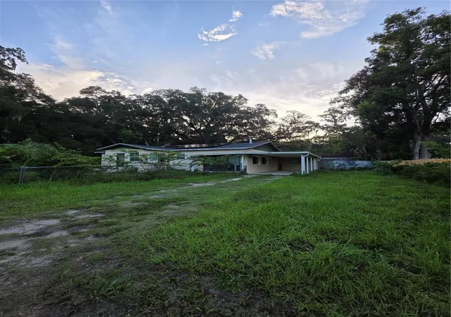 Photo 3 of Single family home for sale at 11647 SE 60th Avenue, Belleview, FL 34420 | MLS# OM728471 | Listing updated on 2026-09-04
