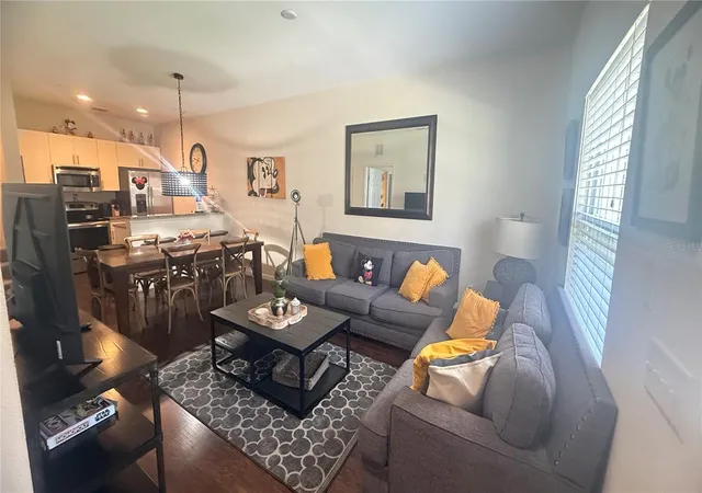 Photo 4 of Townhouse for sale at 2903 Edenshire Way #102, Kissimmee, FL 34746 | MLS# S5153738 | Listing updated on 2026-07-29