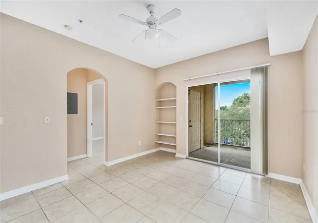 Listing Photo 5 - Condo for sale in building located at 826 Camargo Wy, Altamonte Springs, FL 32714 - Unit #210