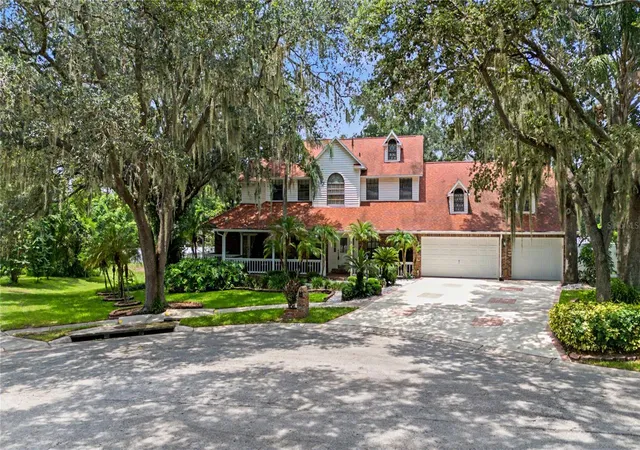 60th image of 2004 Oakwood Knoll Ct, Valrico, FL 33596 | MLS# TB8529278