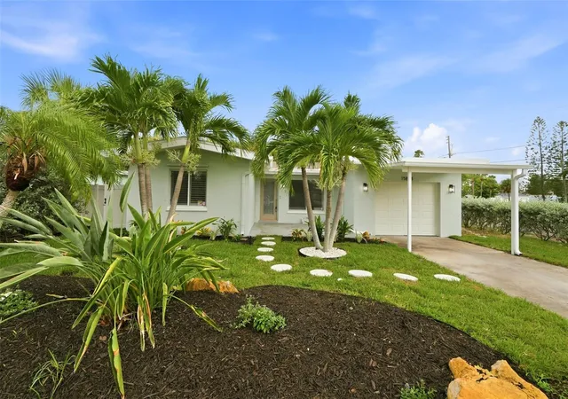 3rd image of 15814 3Rd St E, Redington Beach, FL 33708 | MLS# TB8529280