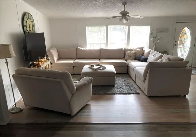 3rd image of 265 W Mcclendon St, Lady Lake, FL 32159 | MLS# OM728487