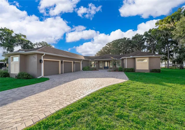 Photo 1 of Single family home for sale at 12131 Eagles Point Ct, Grand Island, FL 32735 | MLS# O6425136 | Listing updated on 2026-08-05