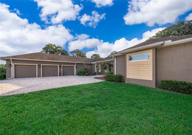 Photo 2 of Single family home for sale at 12131 Eagles Point Ct, Grand Island, FL 32735 | MLS# O6425136 | Listing updated on 2026-08-05